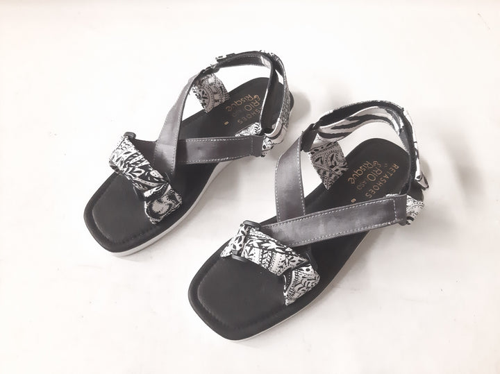 Risqué Designs Womens Retaso Sandals in Black and Silver