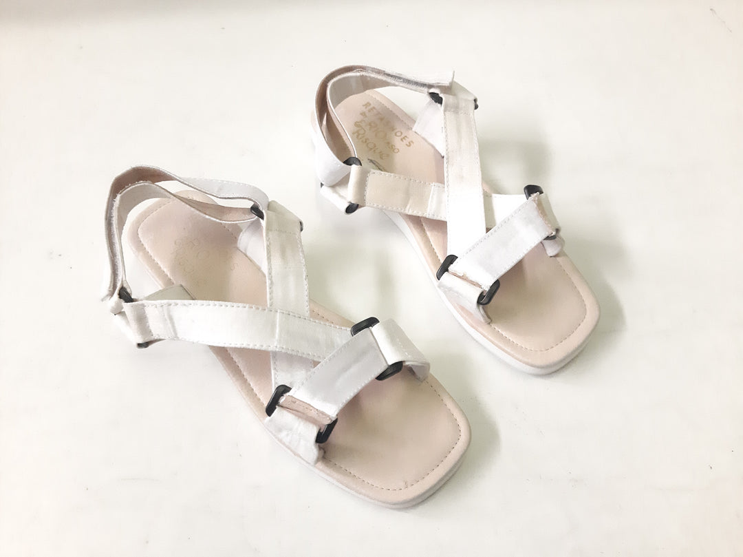 Risqué Designs Womens Retaso Sandals in White