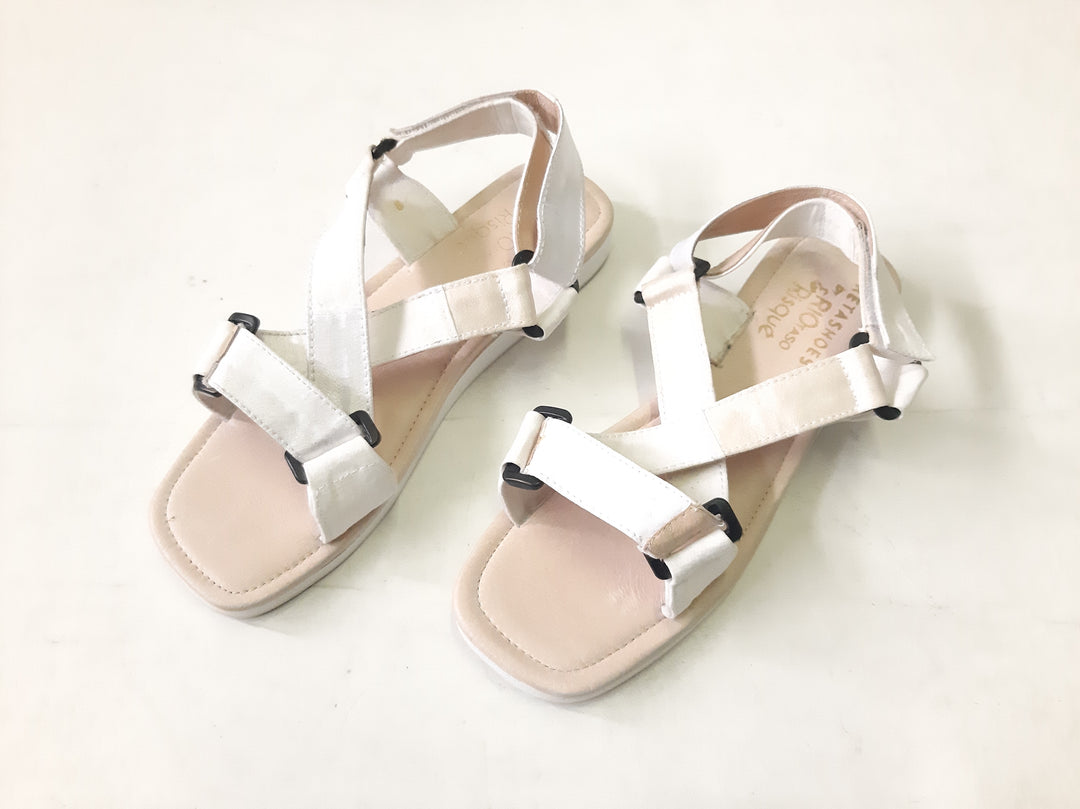Risqué Designs Womens Retaso Sandals in White