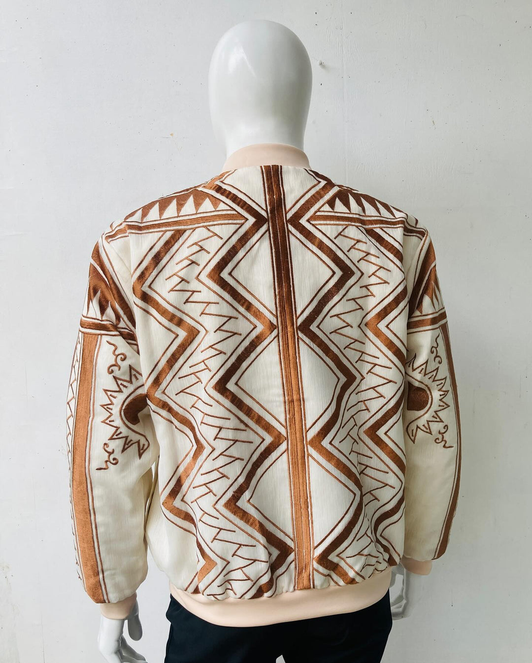 Balik Batik Patik Piña-Jusi Bomber Jacket