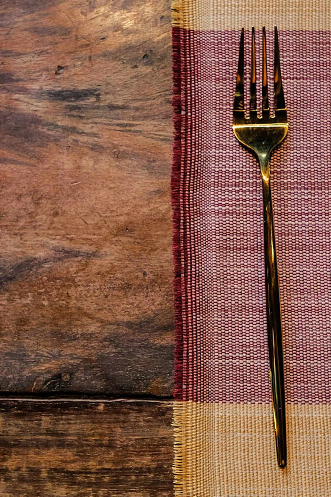 WVN Living Tan & Maroon Placemat Set