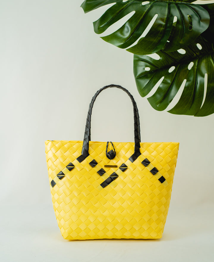 Lokal Bayong Juanita Hand-Woven Handbag