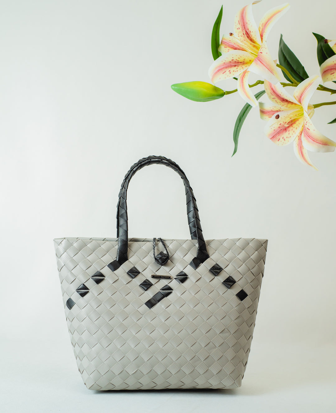 Lokal Bayong Juanita Hand-Woven Handbag
