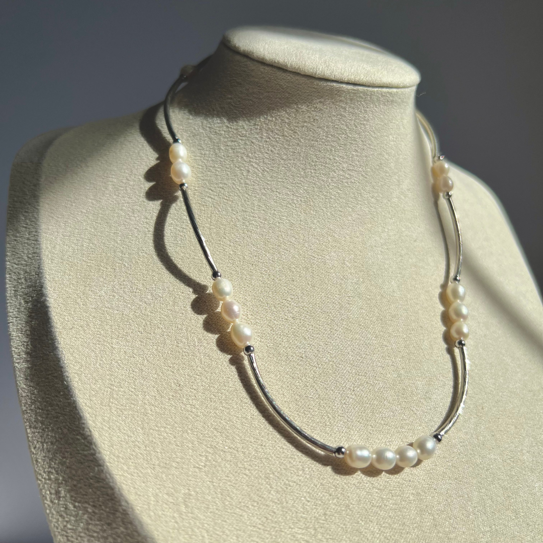 Rajas Val Necklace