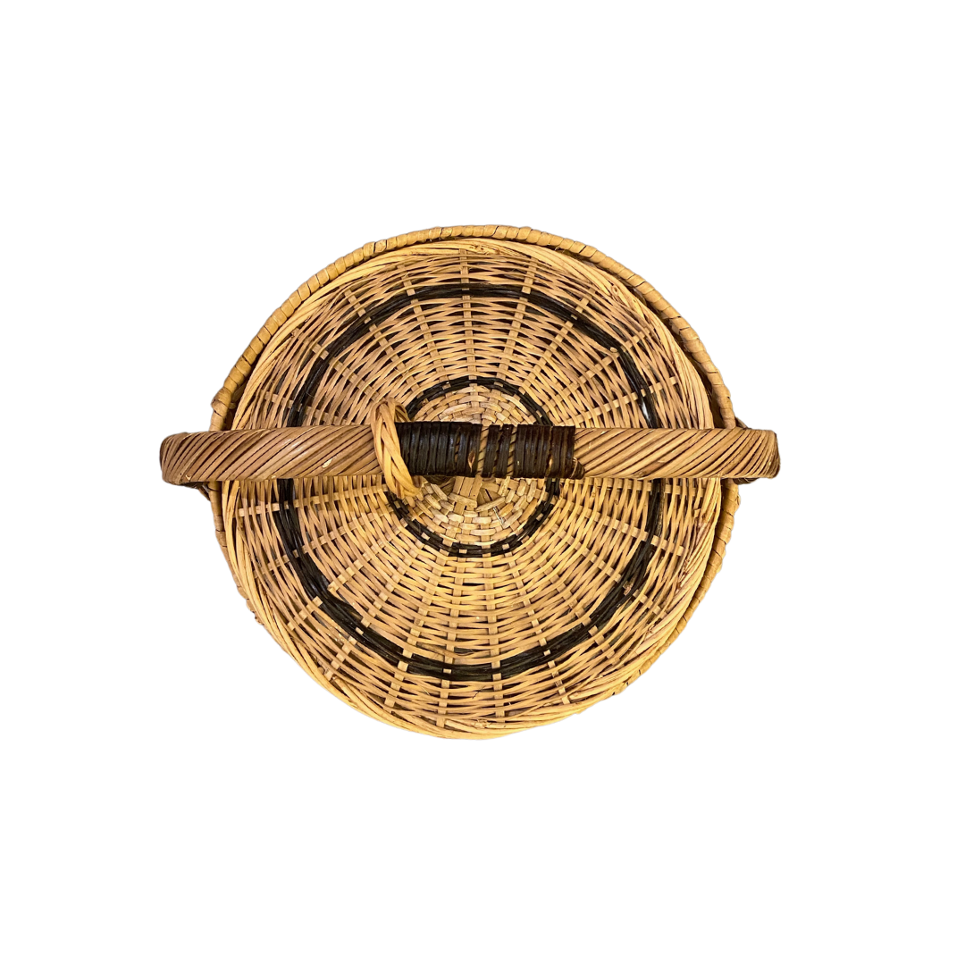 Twelve Topaz Picnic Basket with Cover