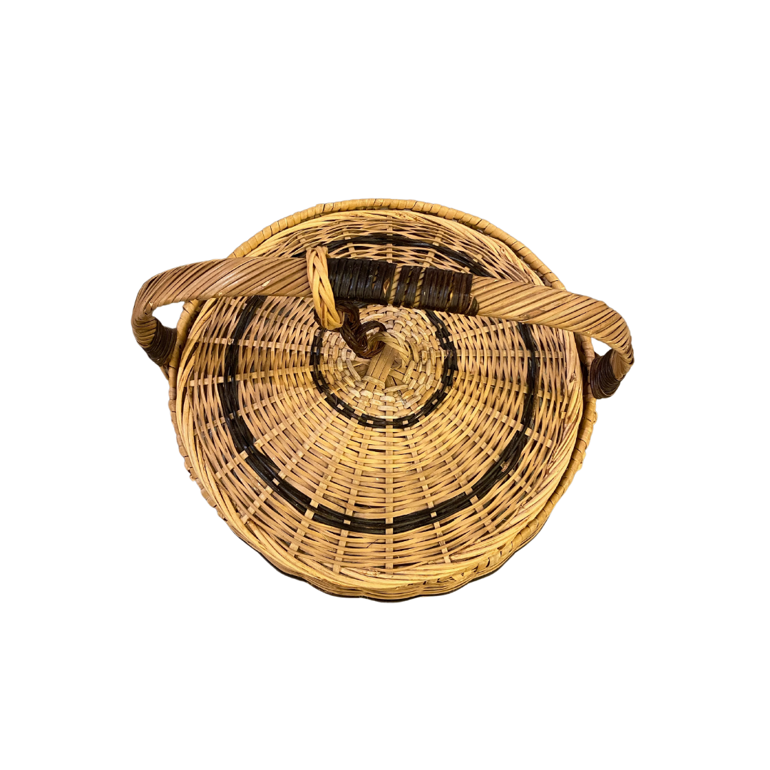 Twelve Topaz Picnic Basket with Cover