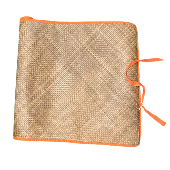 Twelve Topaz Banig Beach Mat