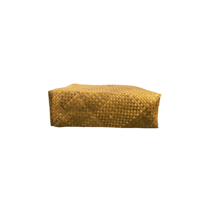 Twelve Topaz	Standing Box
