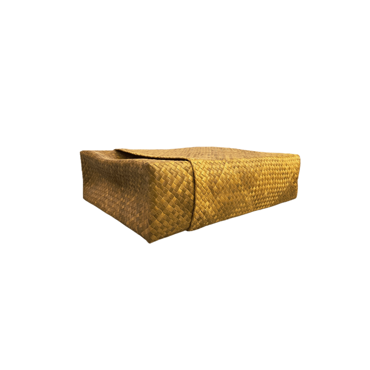 Twelve Topaz	Standing Box