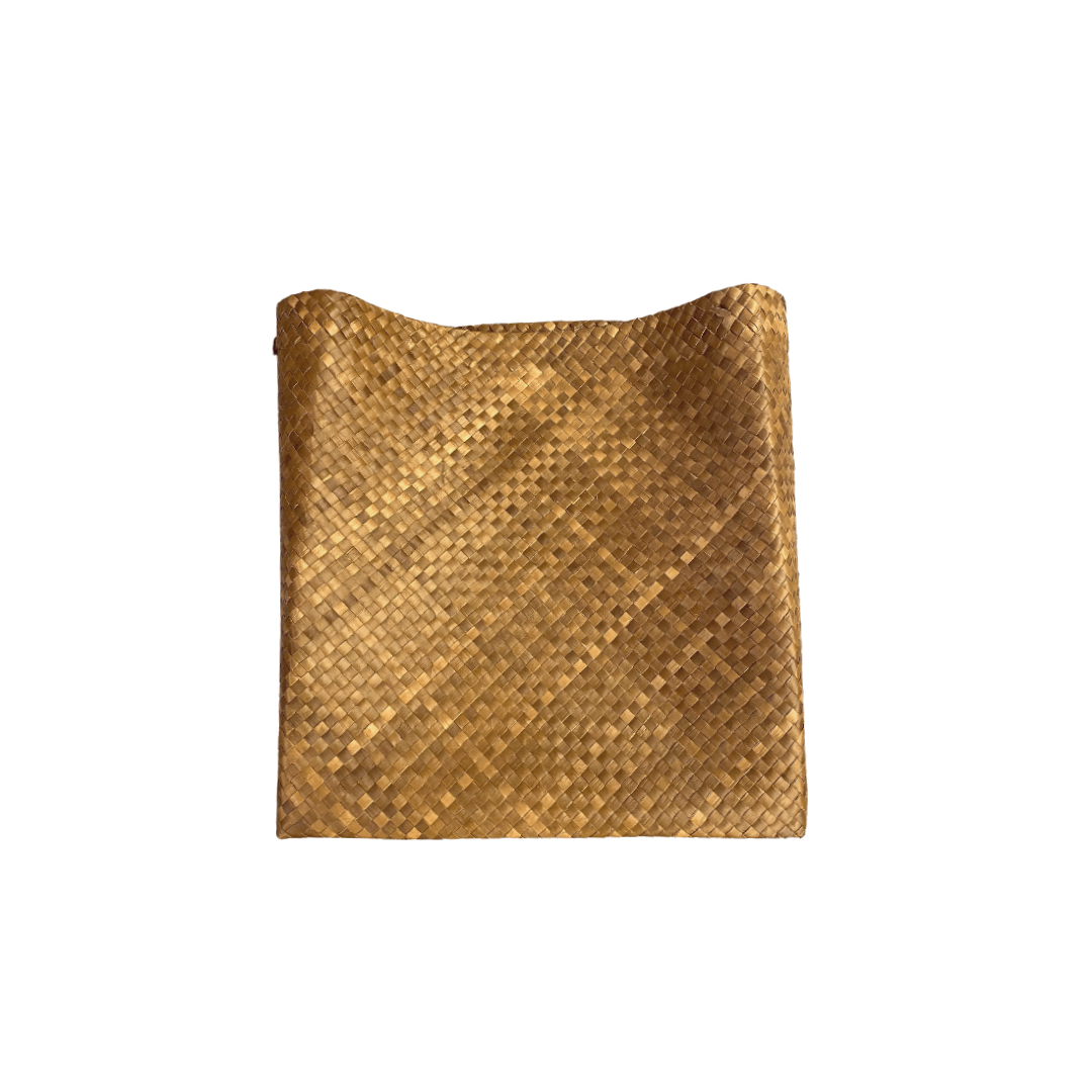 Twelve Topaz	Standing Box