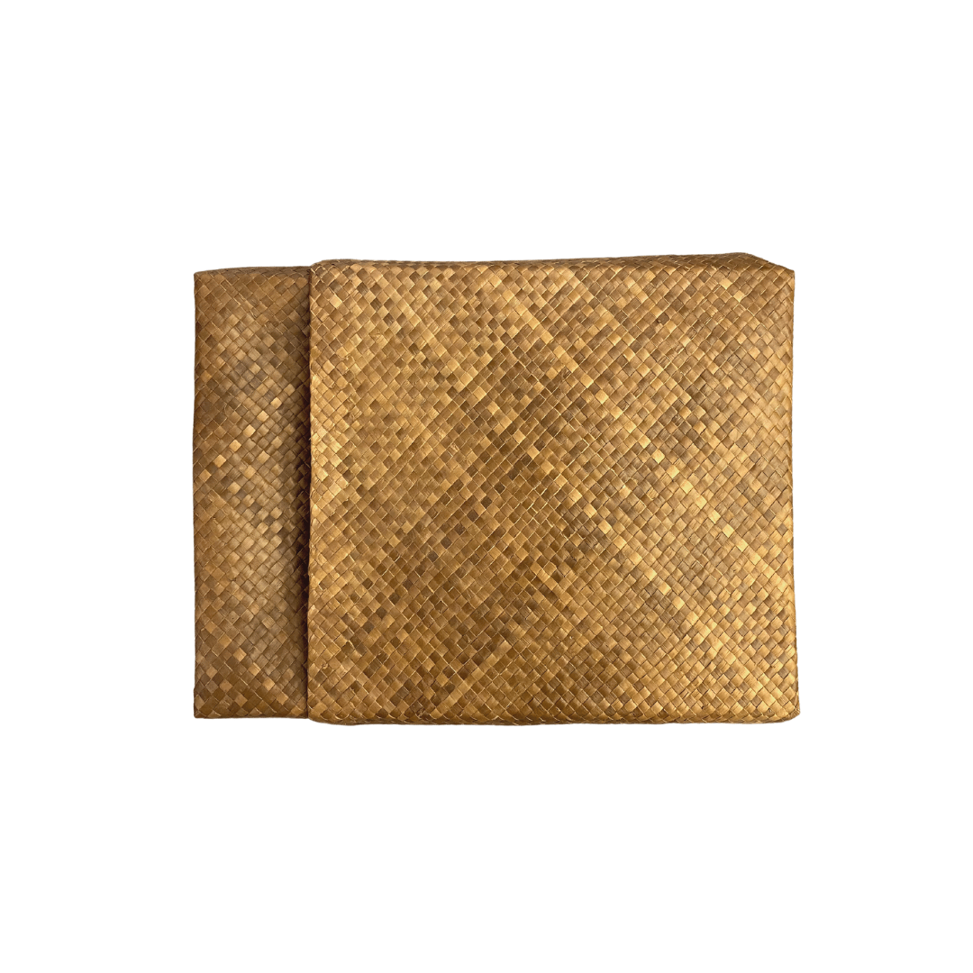 Twelve Topaz	Standing Box