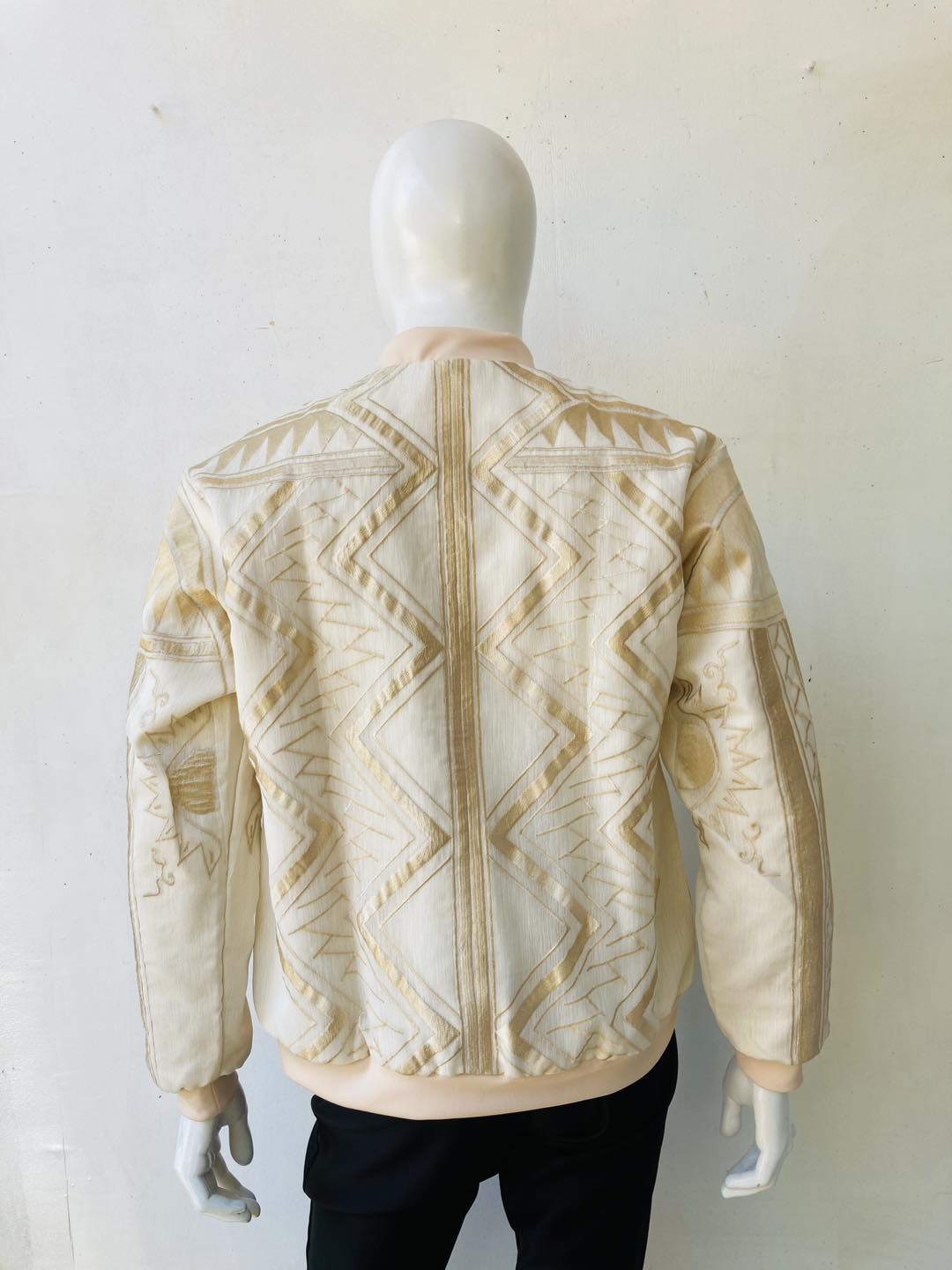 Balik Batik Patik Piña-Jusi Bomber Jacket