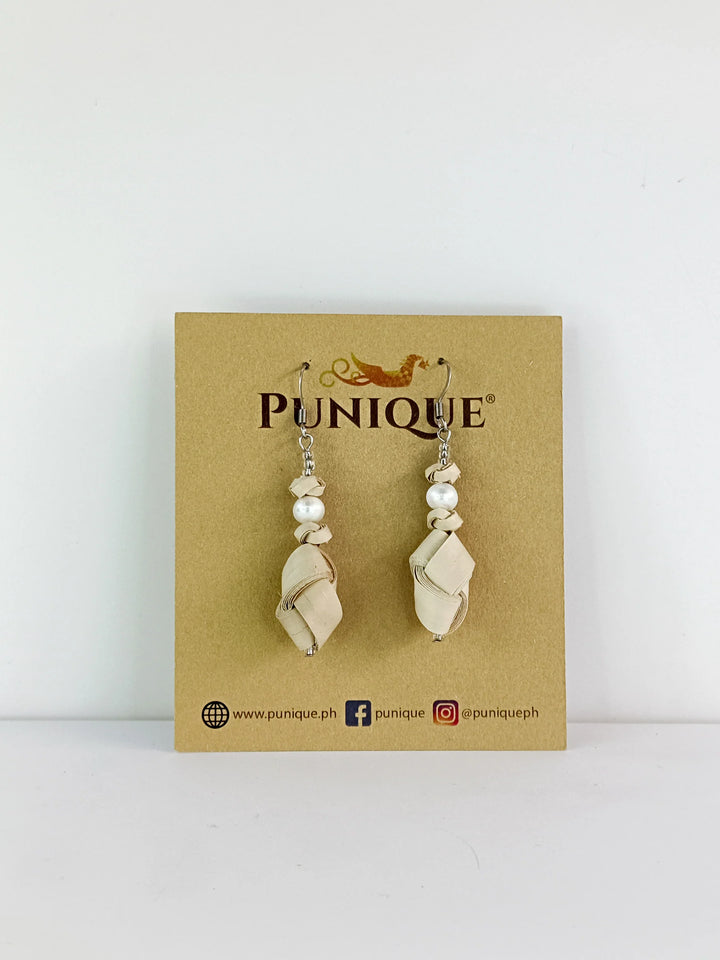 Punique Tigbi Earrings with Circle Pearl