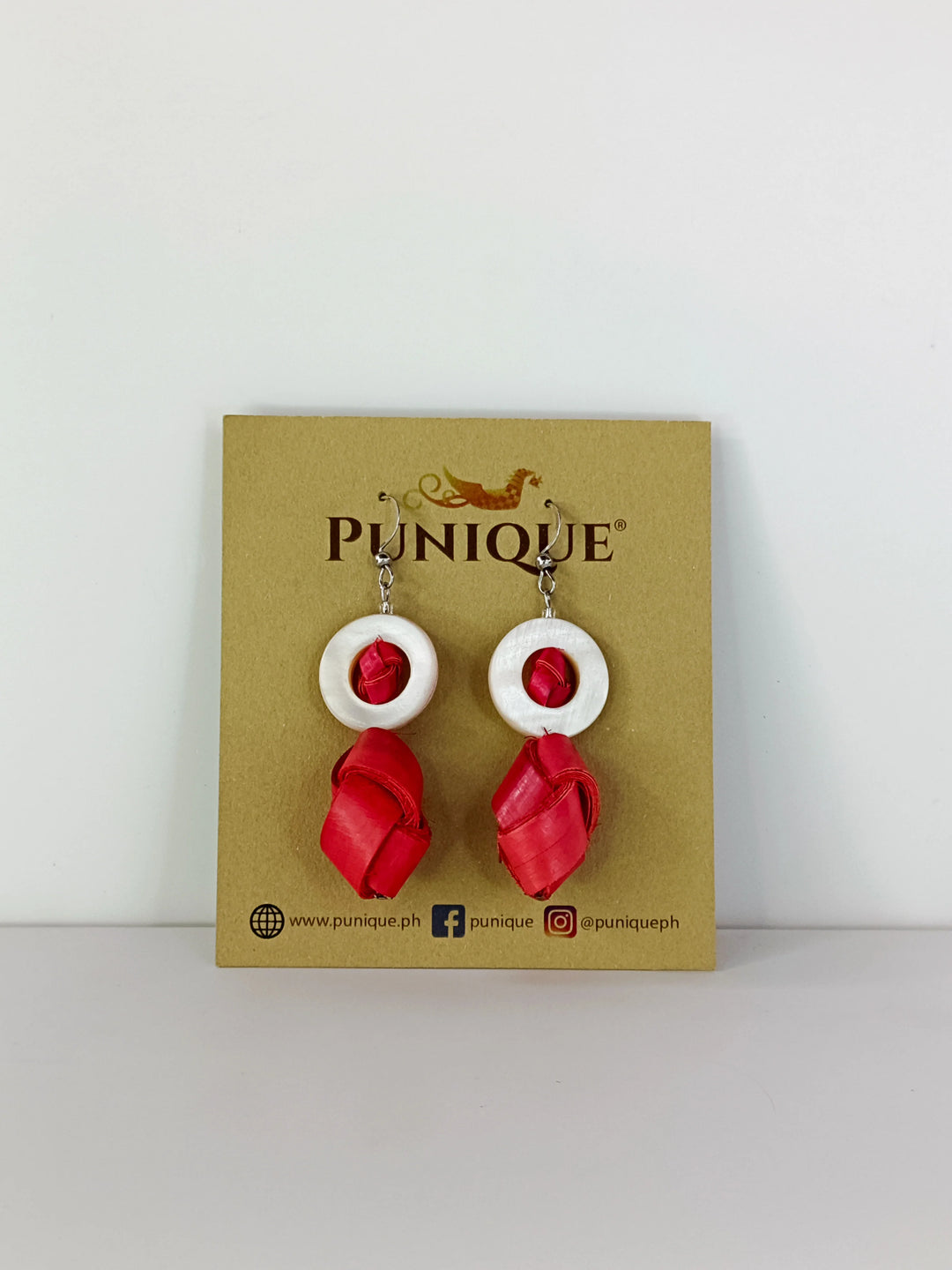 Punique Tigbi Earrings with Circle Pearl