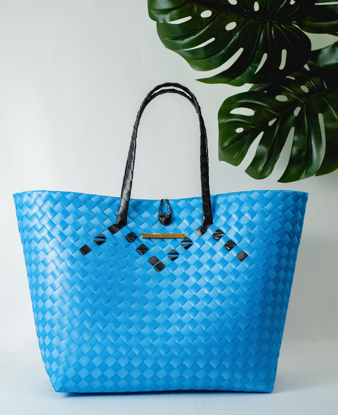 Lokal Bayong Juanita Hand-Woven Handbag