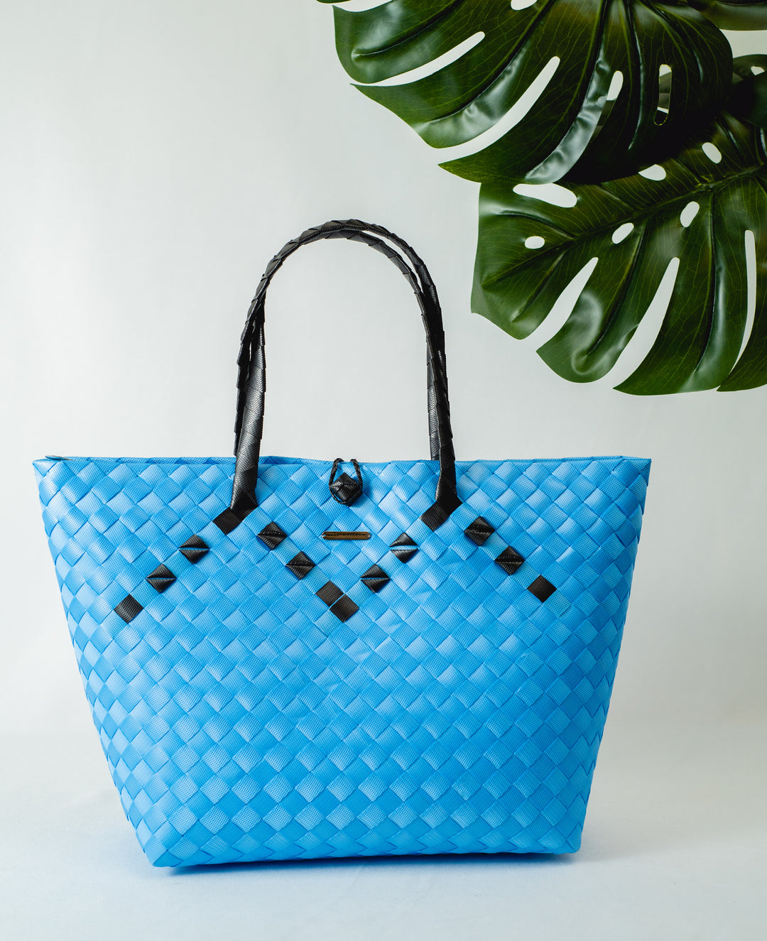 Lokal Bayong Juanita Hand-Woven Handbag