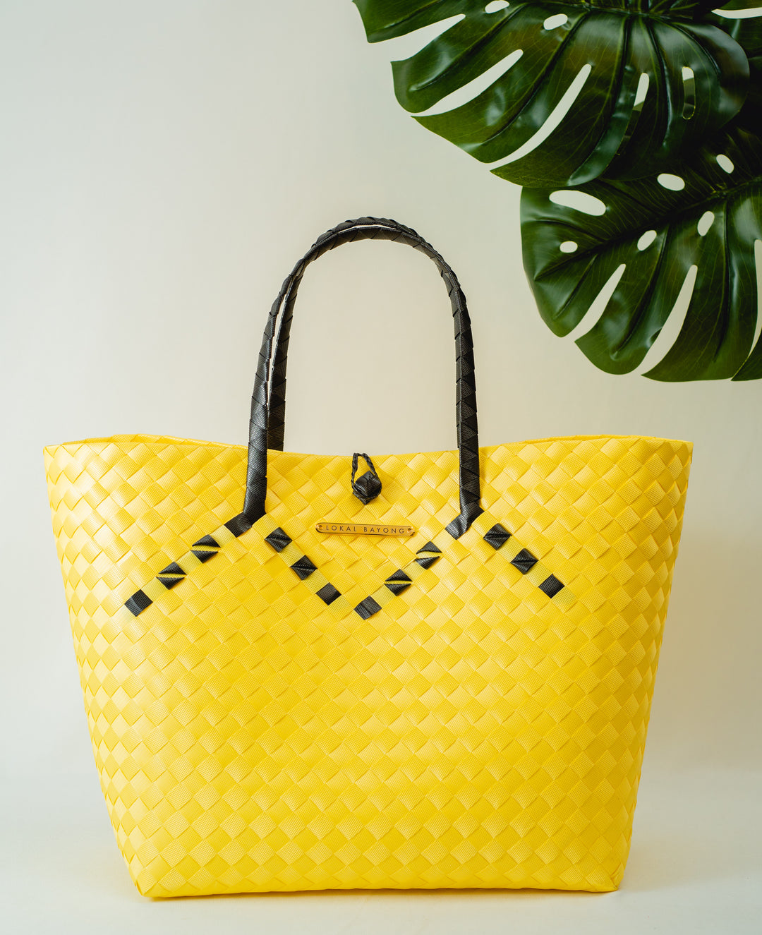 Lokal Bayong Juanita Hand-Woven Handbag