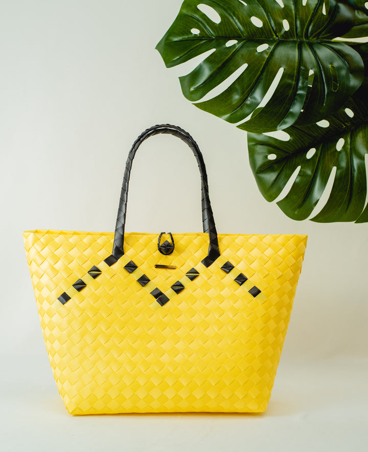 Lokal Bayong Juanita Hand-Woven Handbag