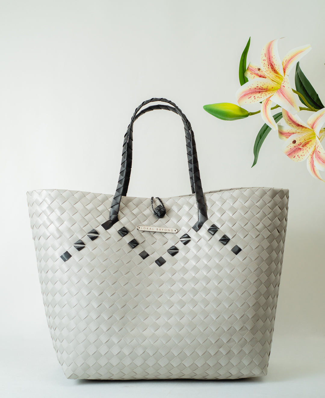 Lokal Bayong Juanita Hand-Woven Handbag