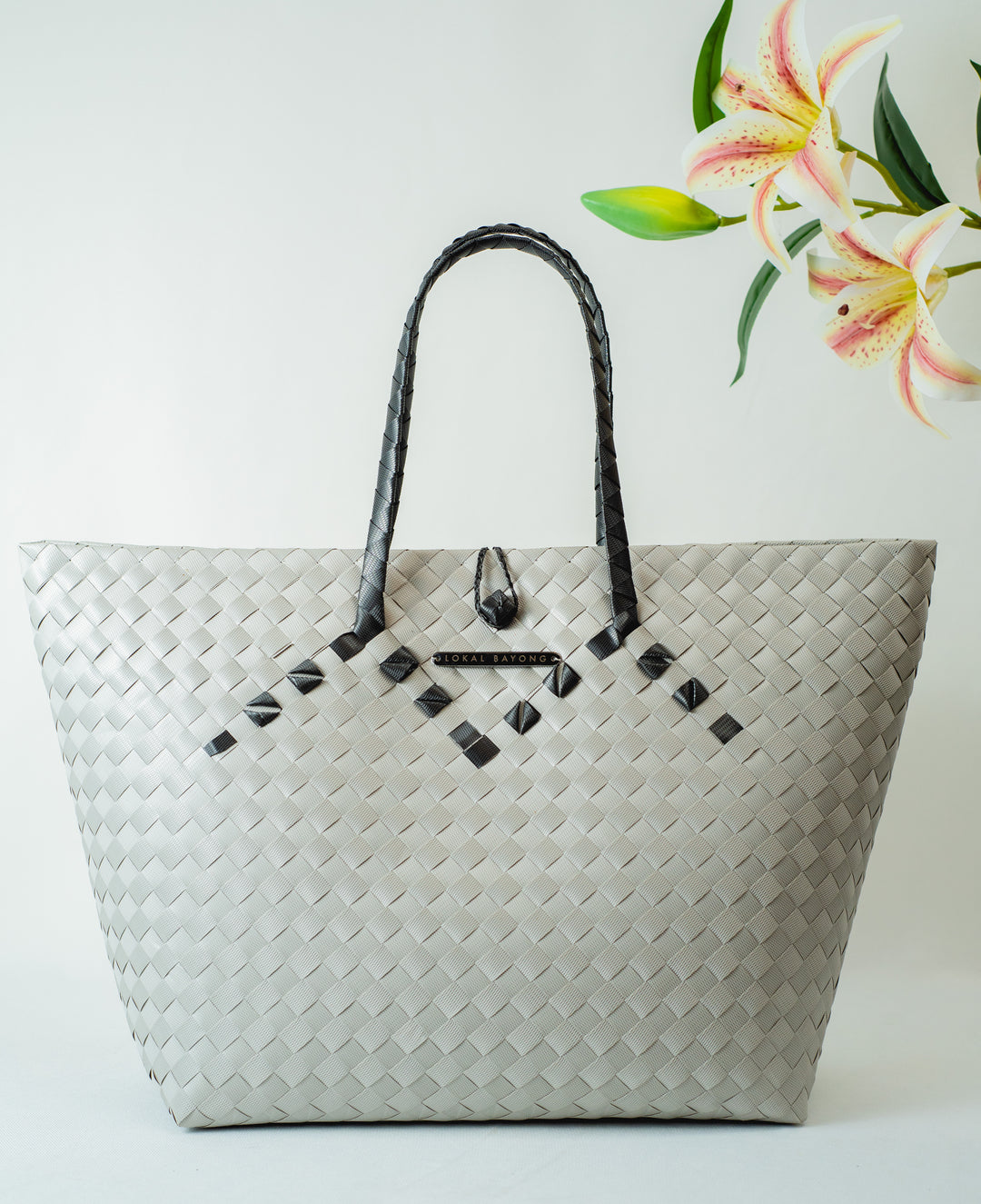 Lokal Bayong Juanita Hand-Woven Handbag