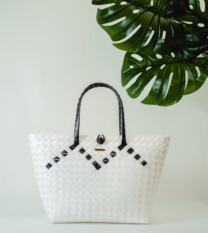 Lokal Bayong Juanita Hand-Woven Handbag