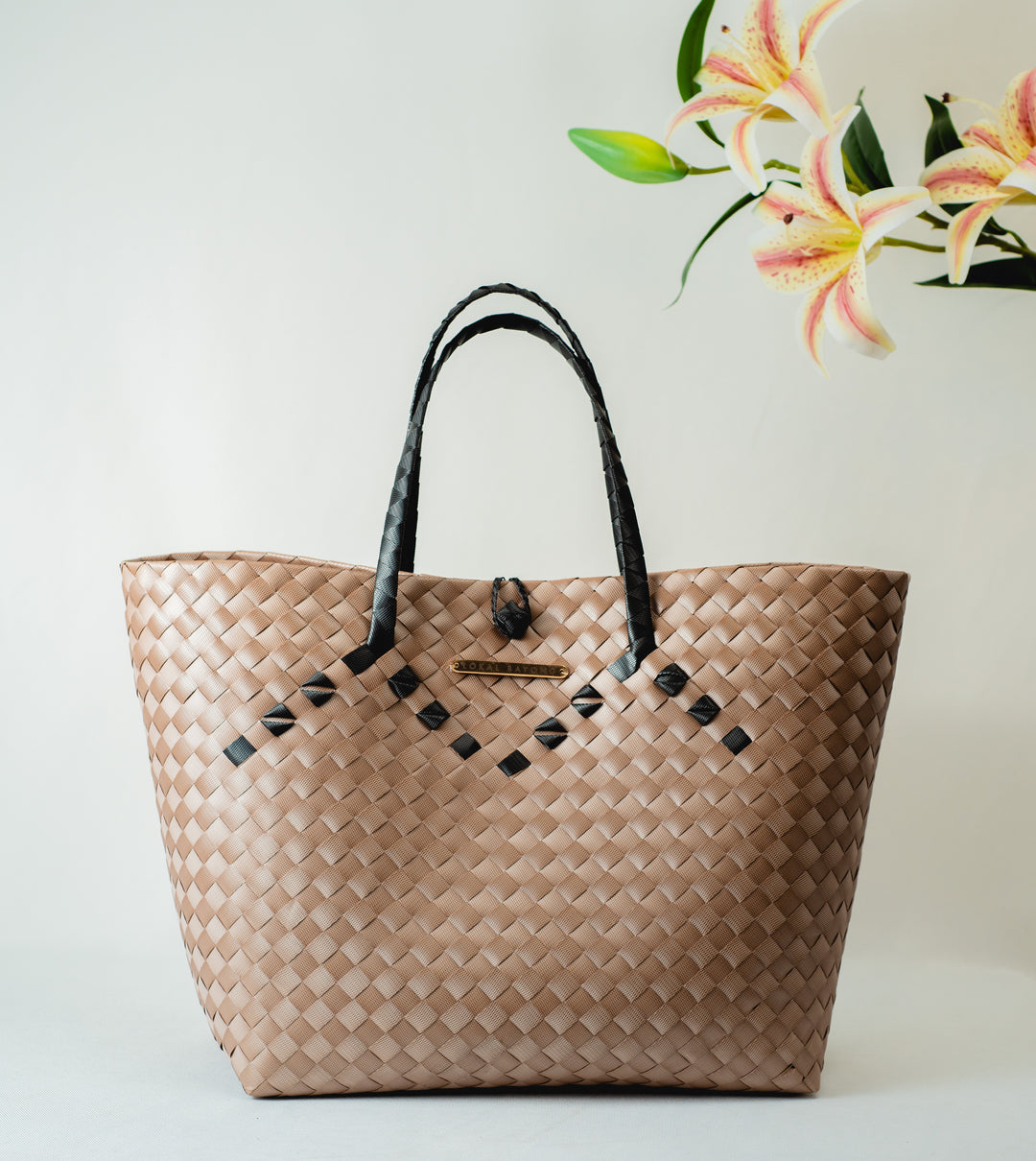 Lokal Bayong Juanita Hand-Woven Handbag