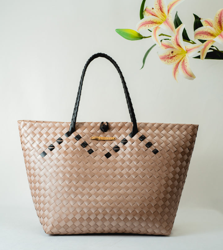 Lokal Bayong Juanita Hand-Woven Handbag