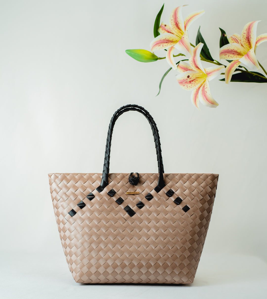 Lokal Bayong Juanita Hand-Woven Handbag