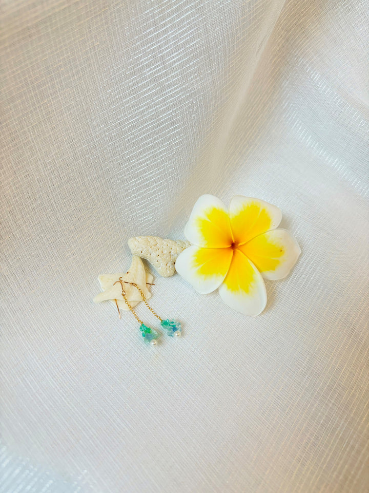 Plumeria Accessories Houju Dangling Glass Earring