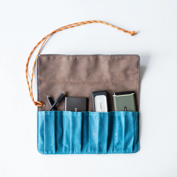 Gouache Barrie Waxed Canvas Watch Roll