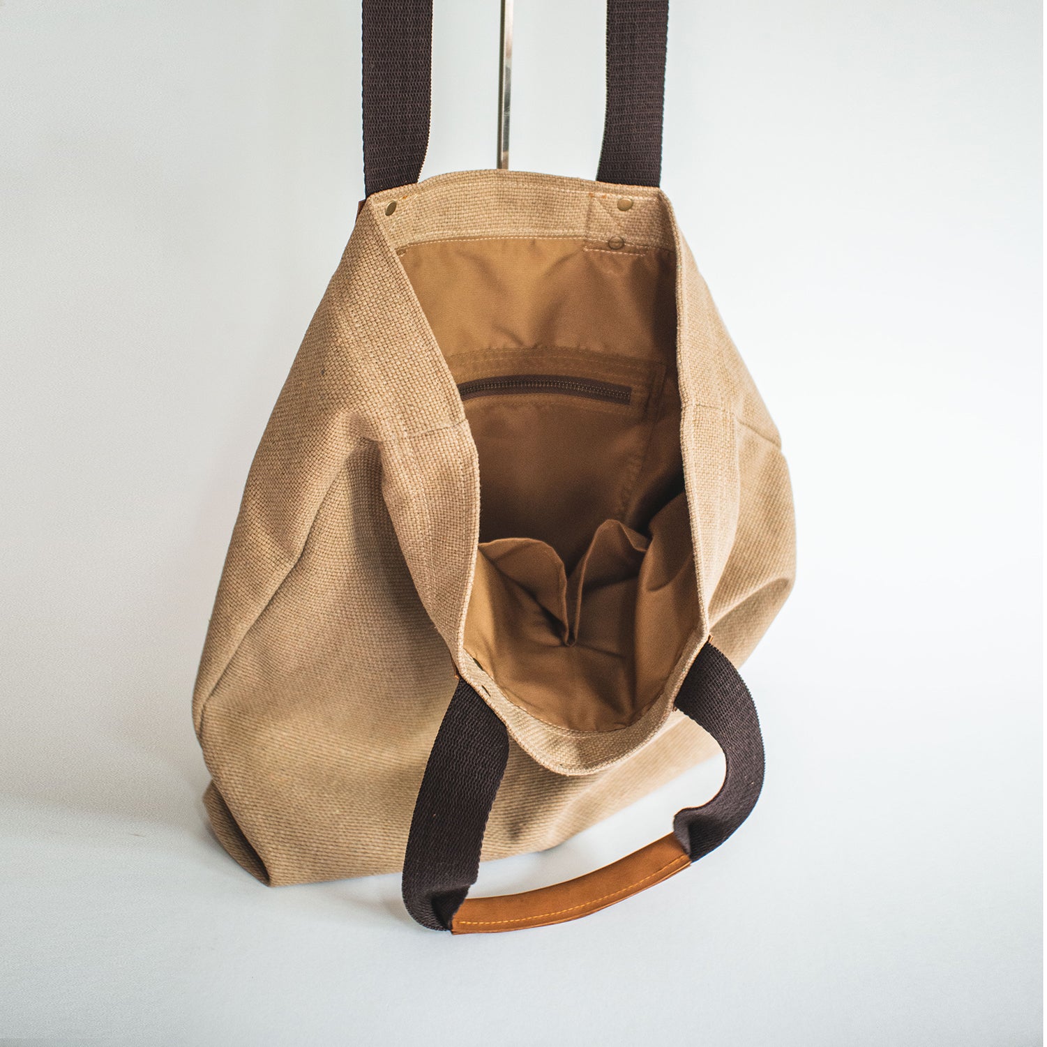 Roots canvas online bag